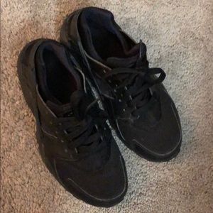 Nike Shoes - Nike Huraches! Nike Shoes - Nike Huraches!